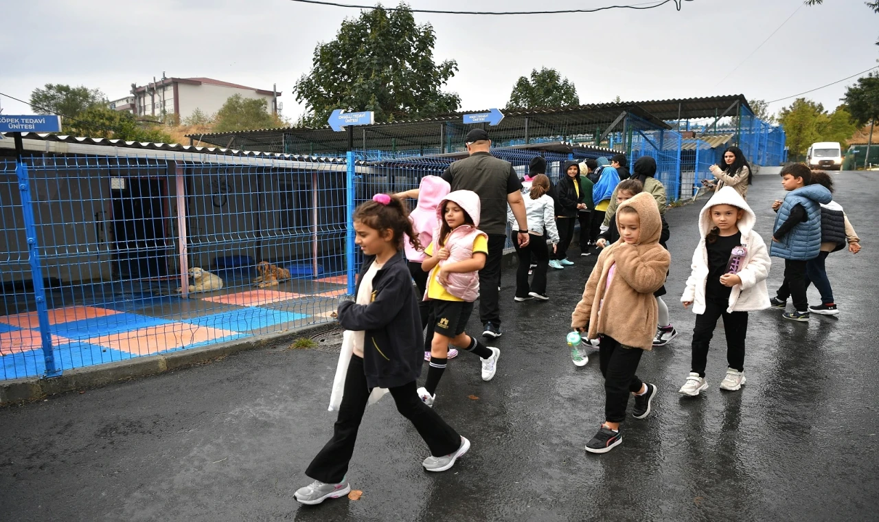 İstanbul Beylikdüzü’nde öğrencilerden can dostlara anlamlı ziyaret