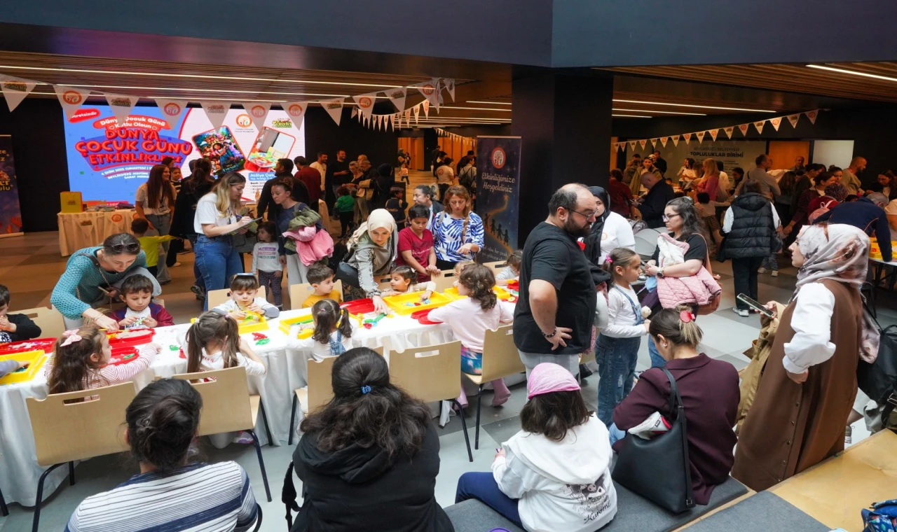 İstanbul’da ’Dünya Çocuk Günü’ renkli etkinliklerle kutlandı