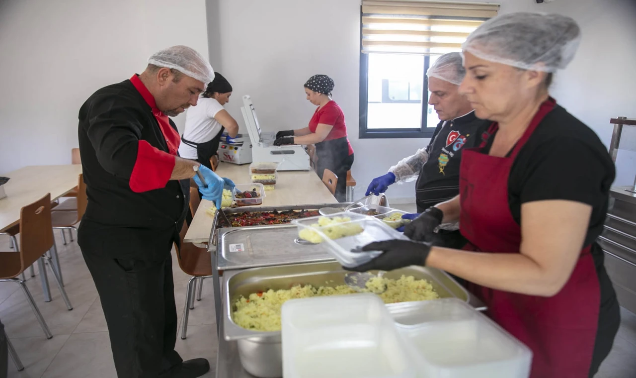 İzmir Güzelbahçe’den dayanışma örneği