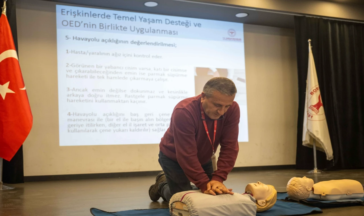 İzmir’de Bornovalı muhtarlara hayat kurtarmayı öğreten eğitim