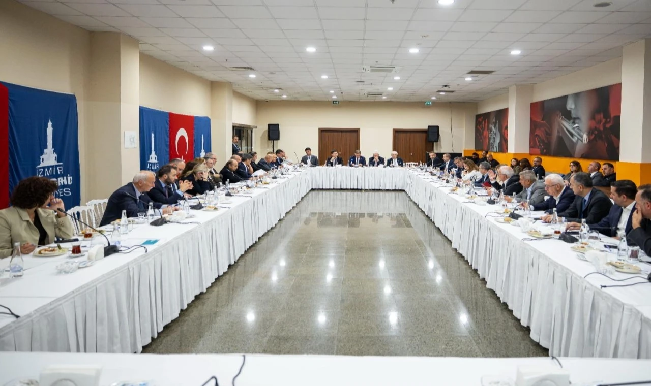 İzmir’de su krizi masaya yatırıldı