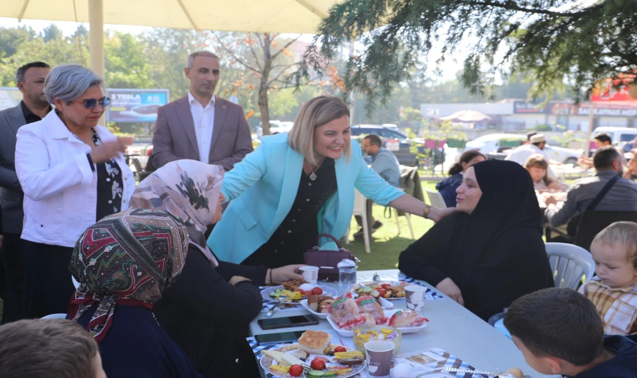 İzmit’te din görevlileri aileleriyle ağırlandı