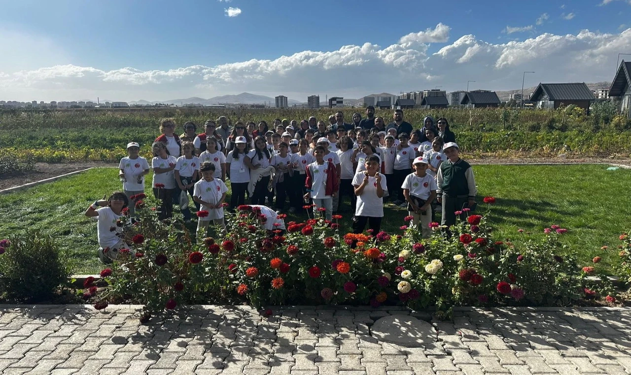 Kayseri Kocasinan’dan öğrencilere ’ata tohumu’ eğitimi