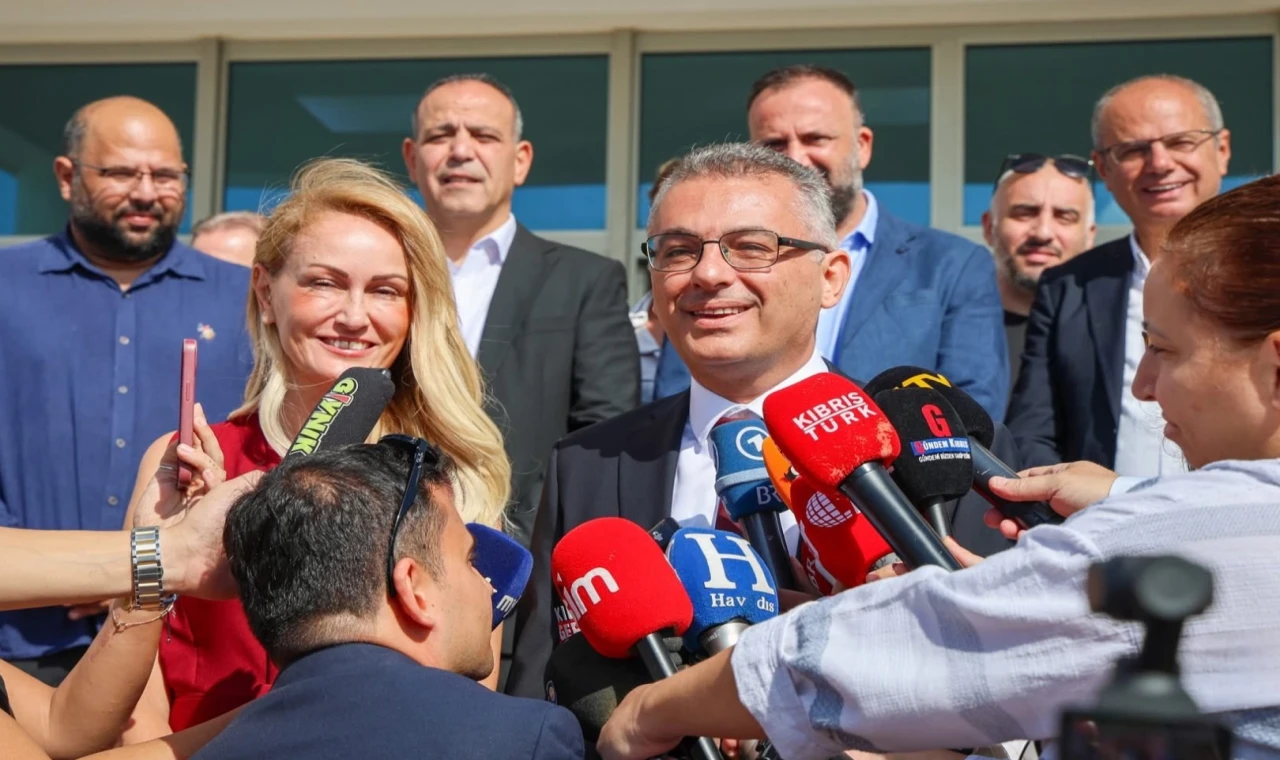 KKTC’nin 6. Cumhurbaşkanı mazbatasını aldı... Yemin töreni 24 Ekim’de