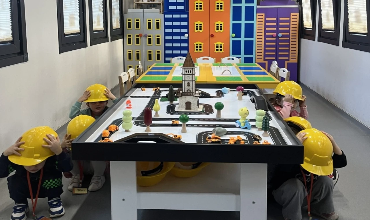 Kocaeli’de miniklere güvenli yapılar anlatıldı