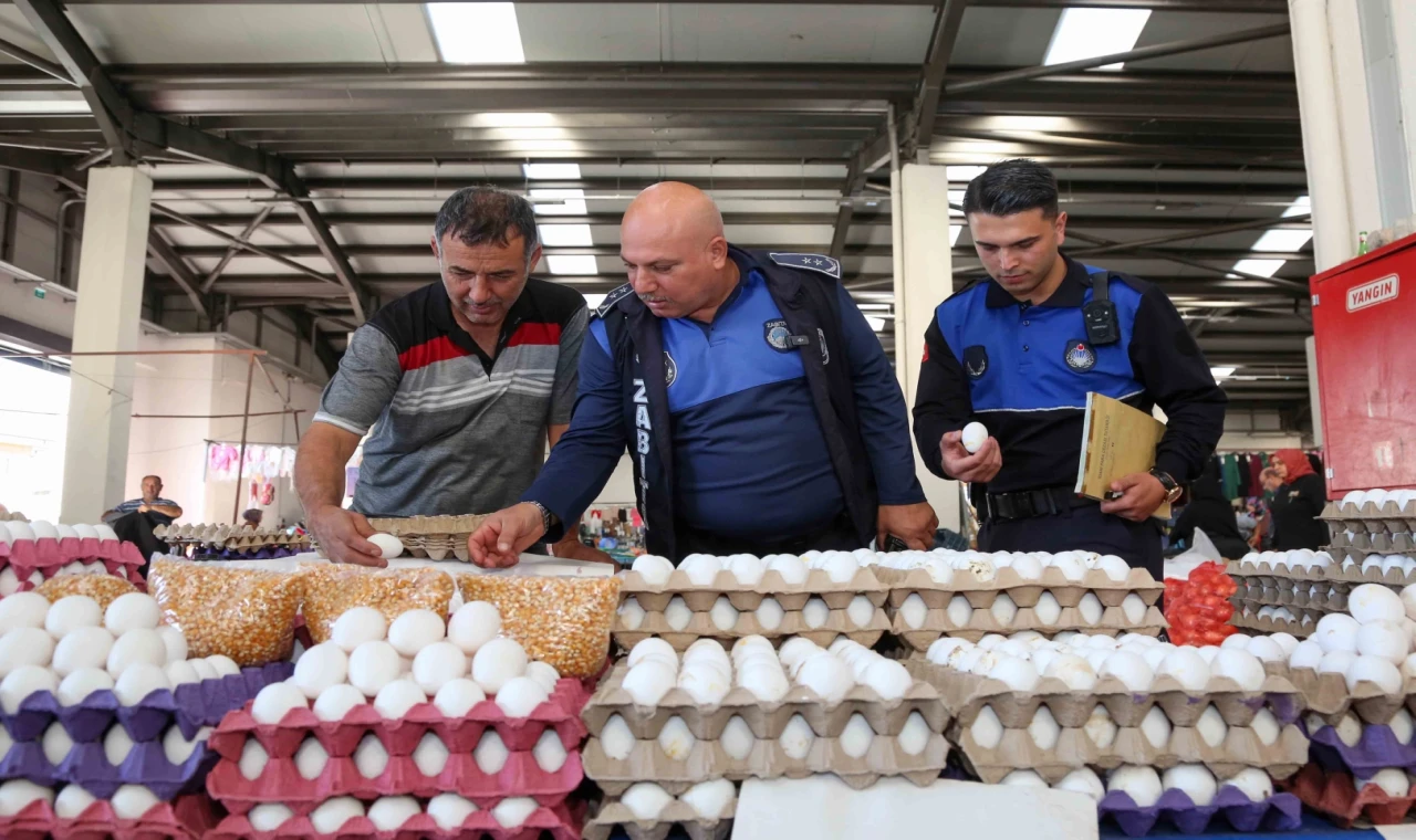Konya Meram’da Zabıta’dan semt pazarlarına sıkı takip