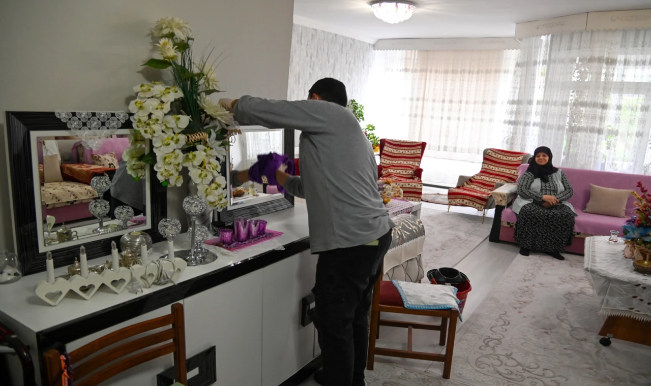 Konya Selçuklu’da ’evde yaşlı bakım hizmeti’ örnek oluyor