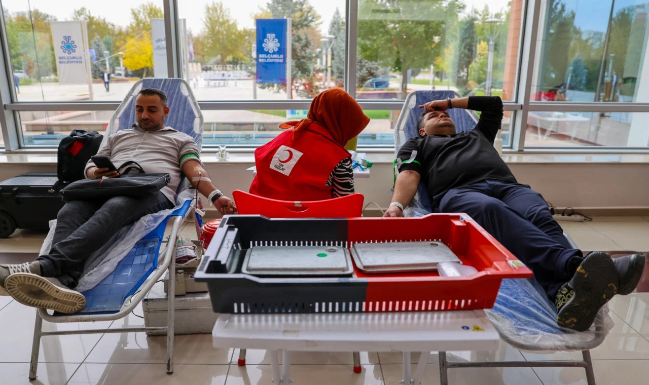 Konya Selçuklu’dan Kızılay’a kan bağışı