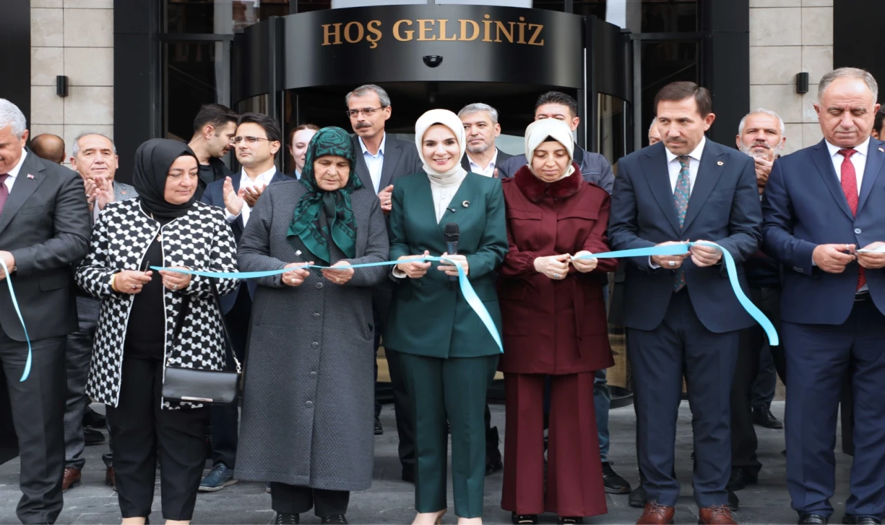 Konya’da Karatay Kültür Merkezi hizmete girdi