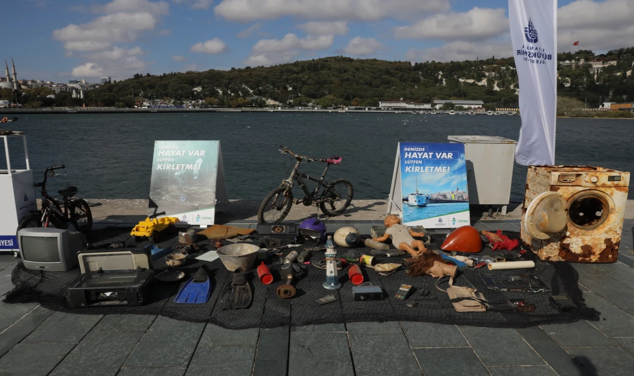 Marmara Denizi’nden neler neler çıktı? Atıklar Marmara Forum’da sergilendi