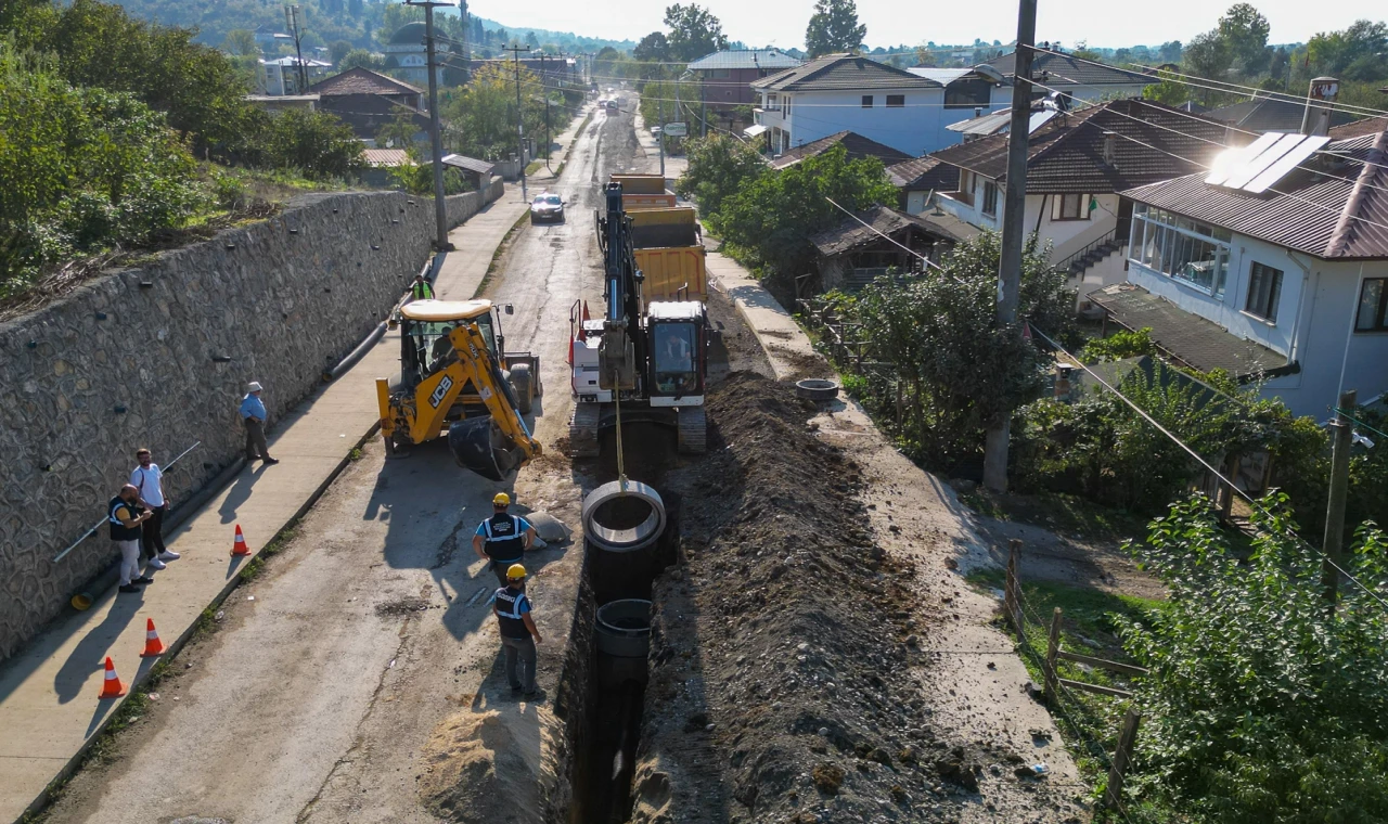 Sakarya Akyazı’nın altyapısı için 6 ekip çalışıyor