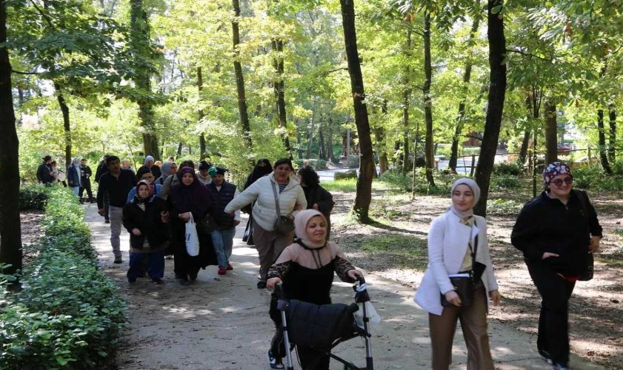 Sakarya’da özel bireyler doğayla iç içe bir gün geçirdi