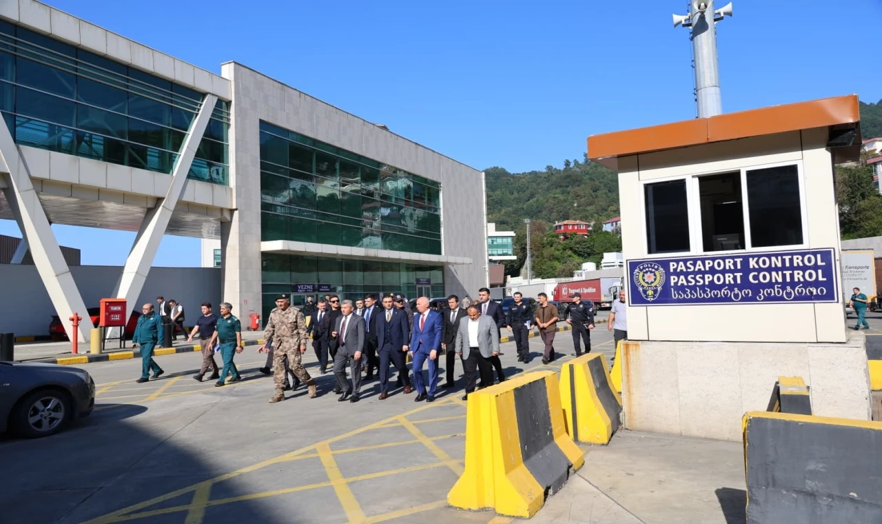 Sarp Kapısı’ndan 9 ayda 4 milyon yolcu geçiş yaptı