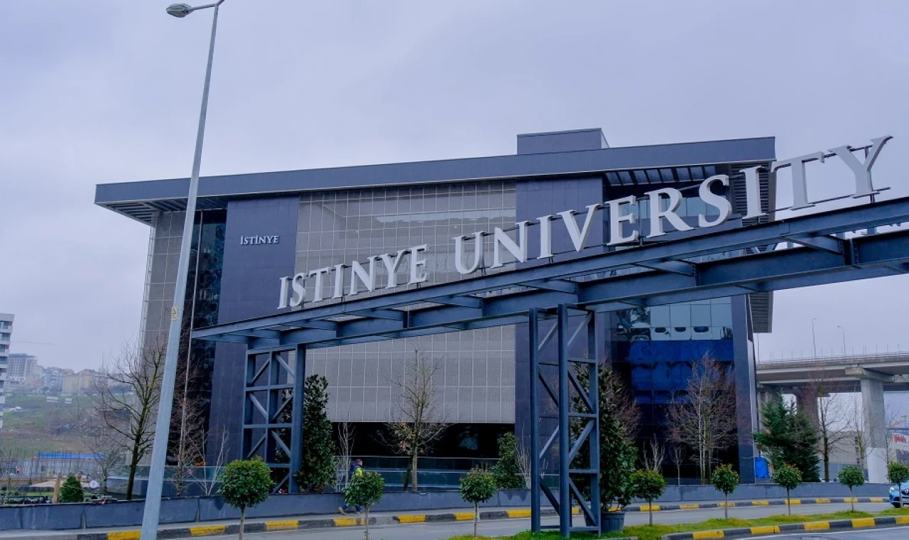 ”Üniversite kampüs binasını 6 ayda inşa ederek rekor kırdık”