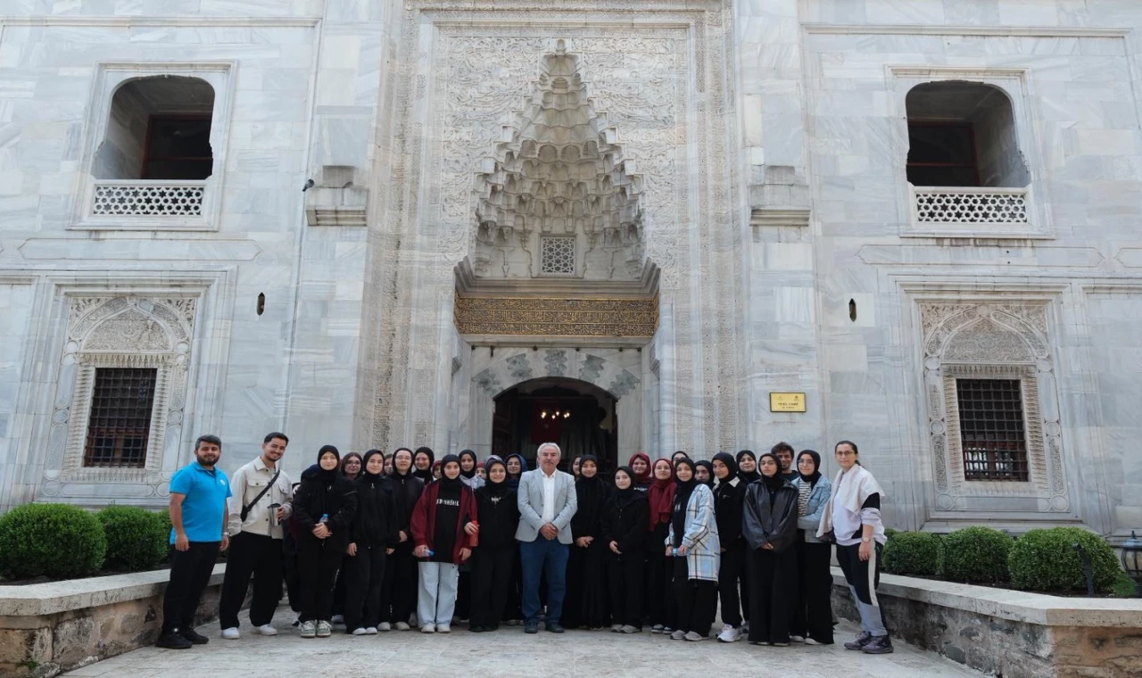 Yıldırımlı gençlerden tarihi yolculuk