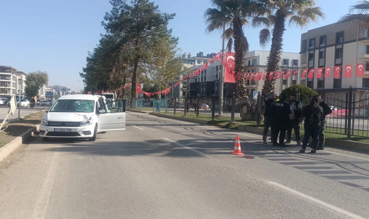 Adıyaman’ın sevilen ismi ’Emel Abla’ trafik kazasında ağır yaralandı