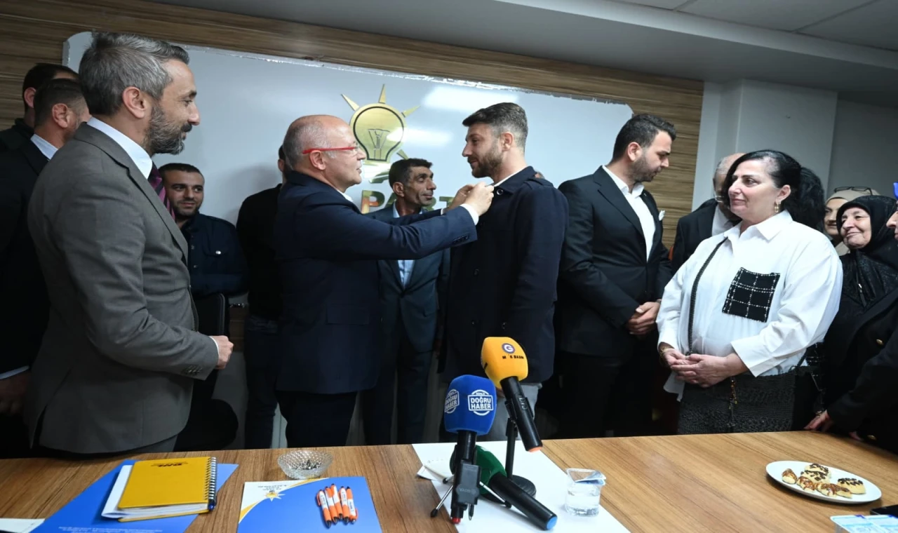 AK Parti Bursa’dan Gemlik ve Orhangazi’ye çıkarma... 800 yeni üye AK Parti’ye katıldı