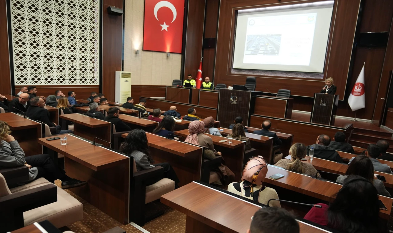 Ankara Keçiören Belediyesi’nde hizmet içi ’trafikte güvenli sürüş’ eğitimi