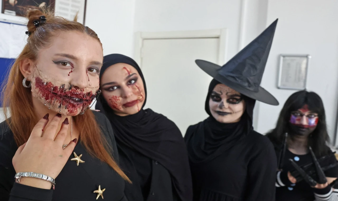 Antalya’da ATABEM kursiyerlerden korku filmi makyajı