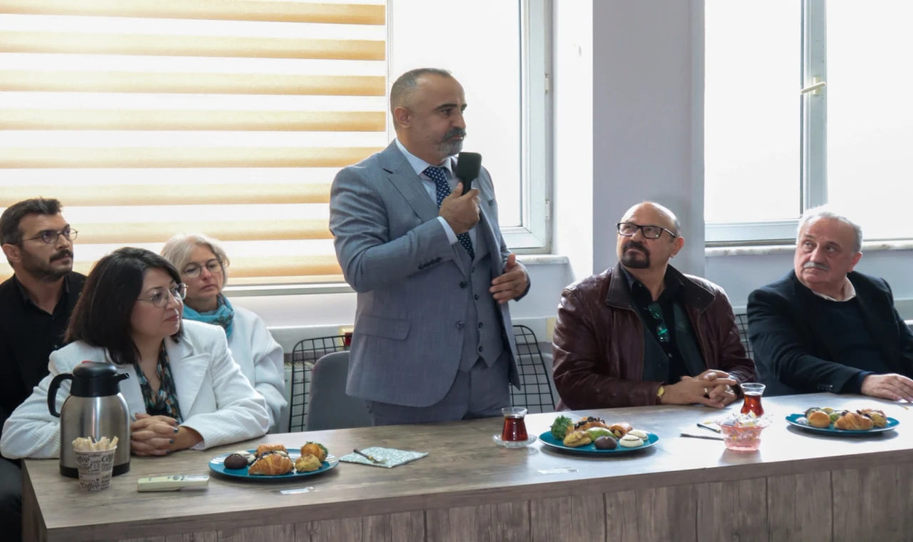 Arena Eğitim Kurumları’ndan Prof. Dr. Ahmet Cevizci’ye anlamlı vefa