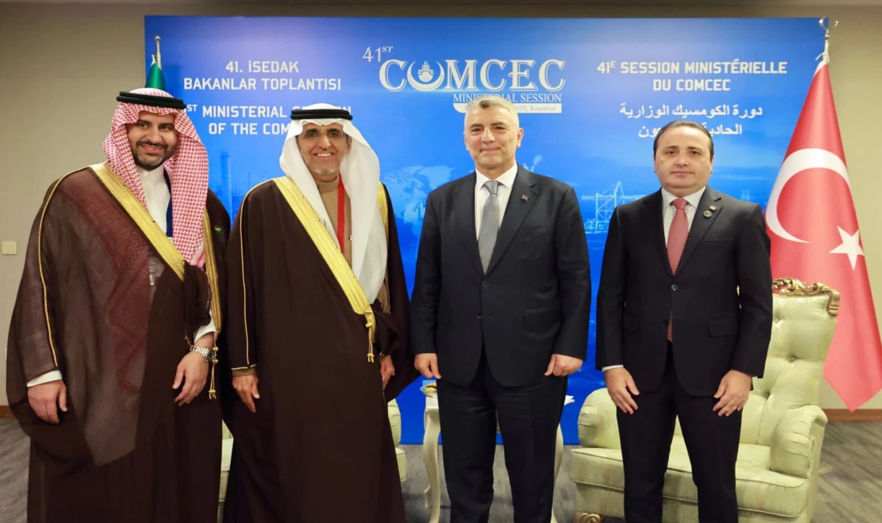 Bakan Bolat’tan mevkidaşlarıyla İSEDAK’ta yoğun diplomasi