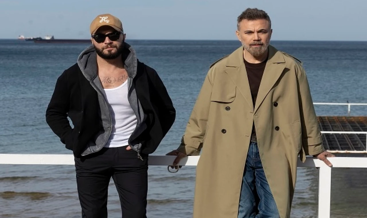 Berkay ve Ümit Sayın’ın güçlü yorumuyla “Gül Beyaz Gül”e büyük ilgi