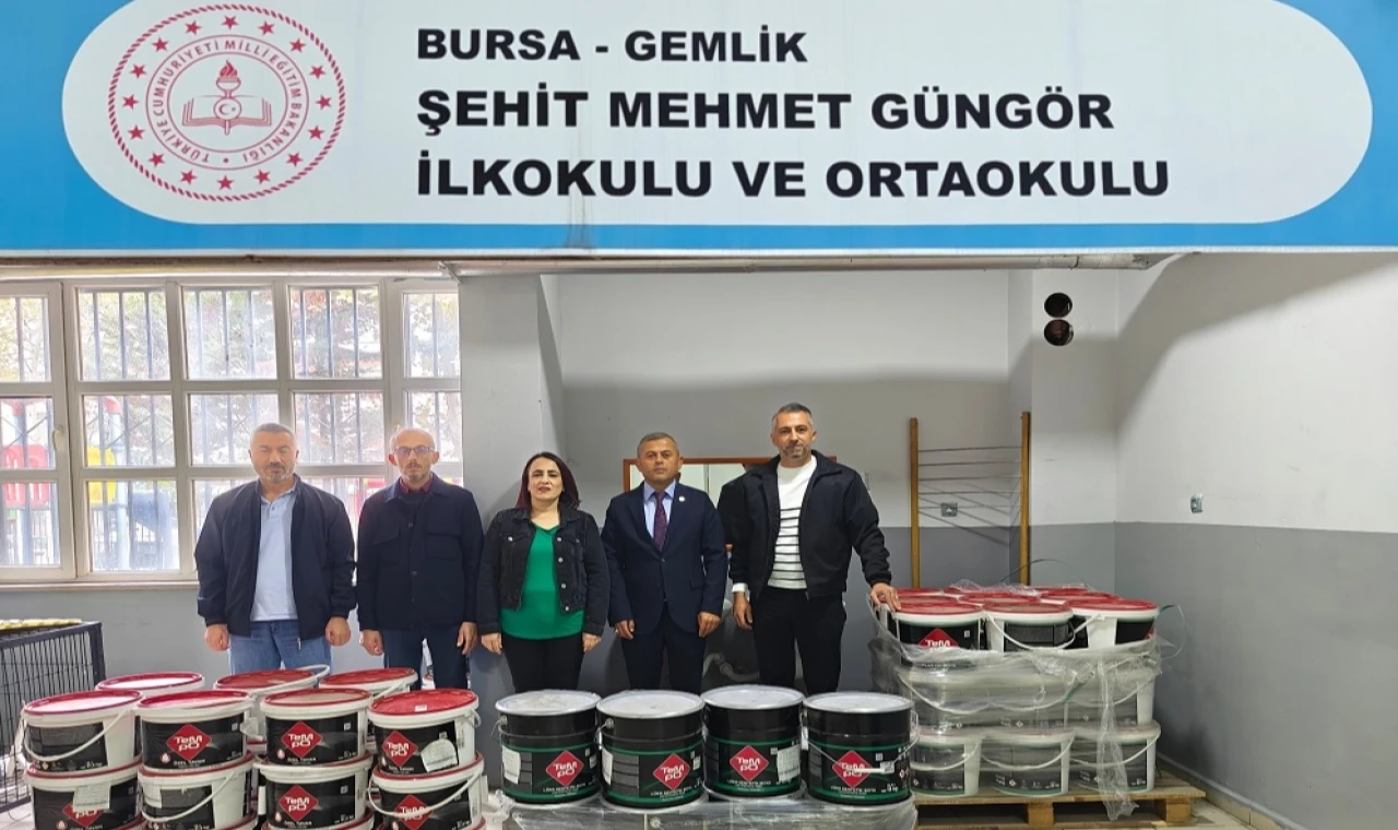 Bursa Gemlik’te Şehit Mehmet Güngör İlkokulu’na renkli destek