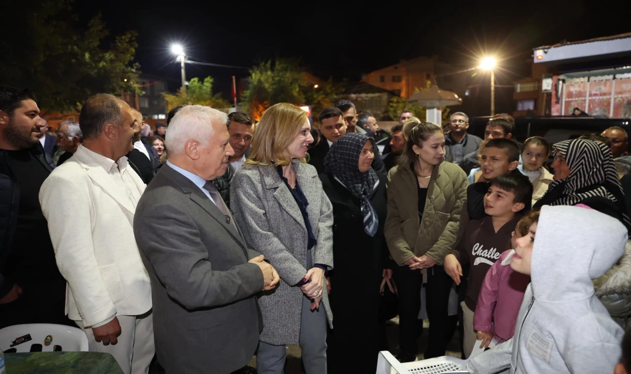 Bursa Gürsu’dan Başkan Bozbey’e havai fişeklerle karşılama