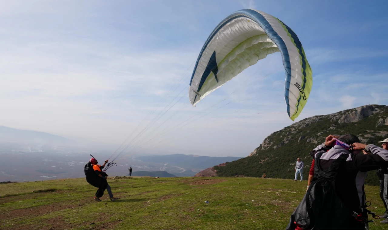 Bursa Gürsu’nun yanan ormanlarına gökyüzünden umut serpildi