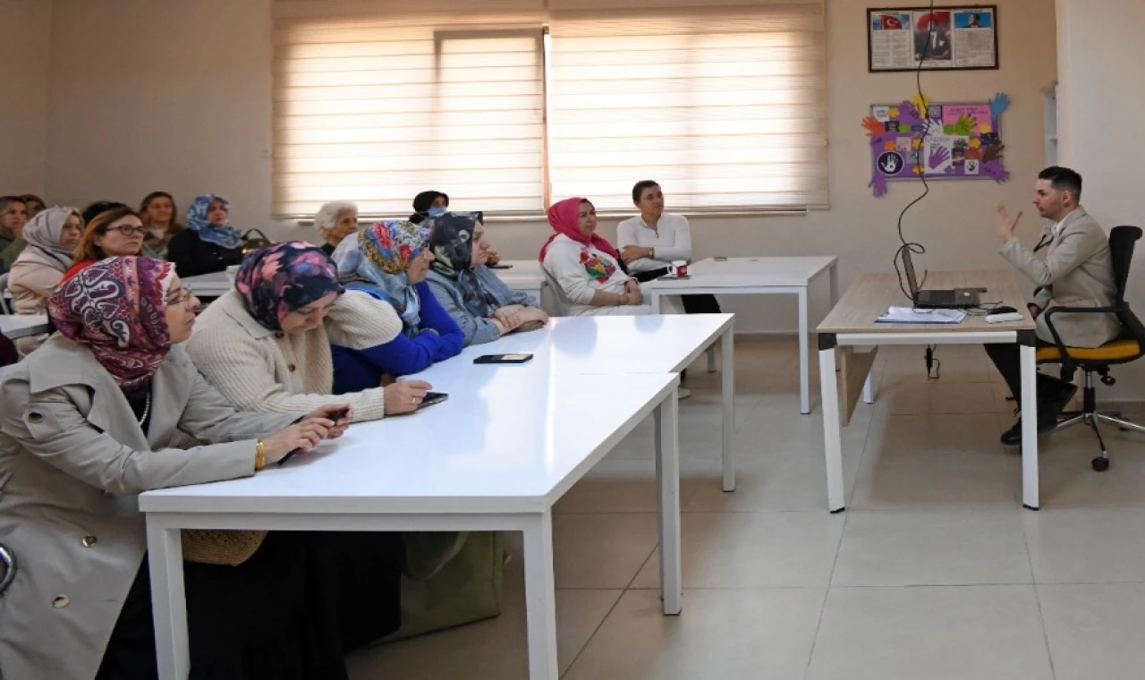 Bursa Osmangazi’de ’Kadın ve Toplum’ söyleşisi