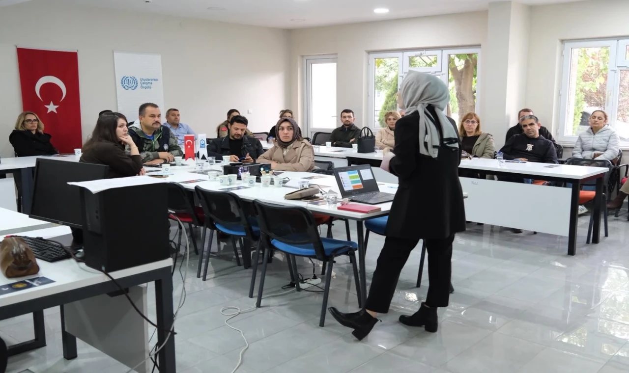 Bursa Yıldırım’da ’şiddete karşı’ hizmet içi farkındalık