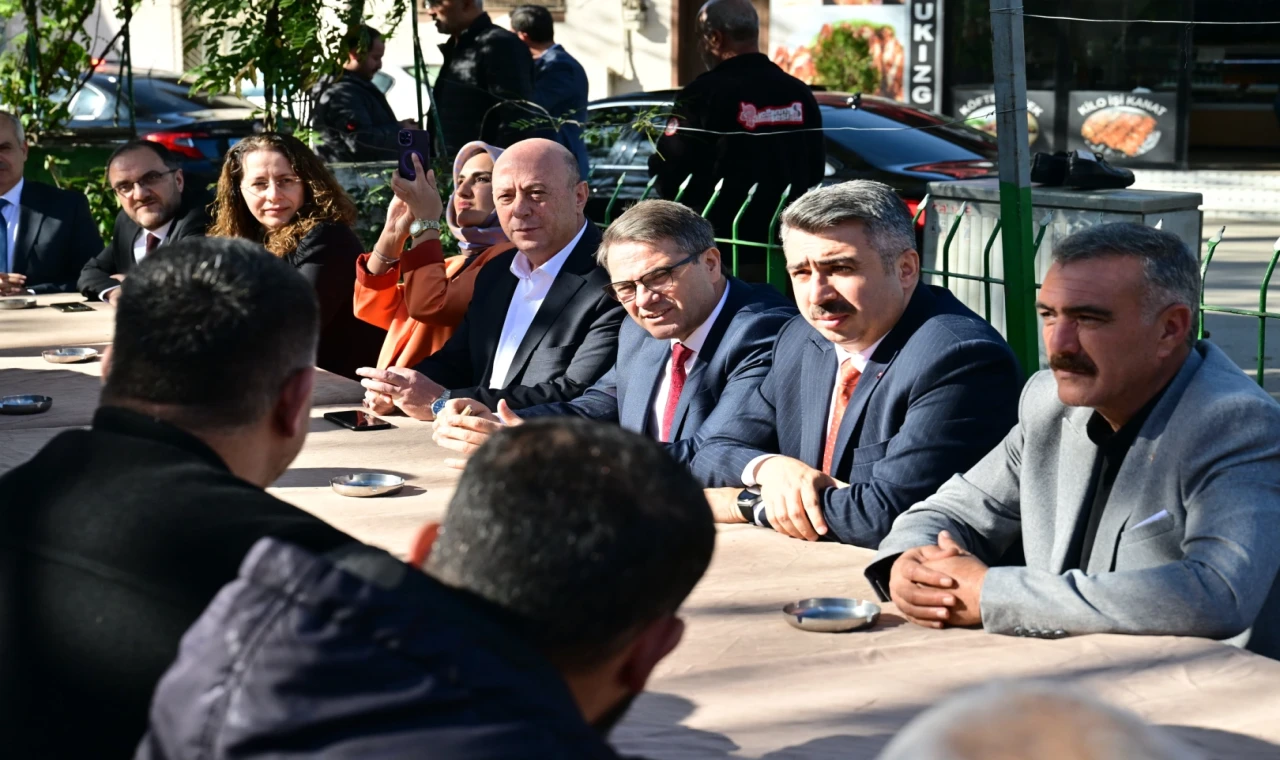 Bursa’da Başkan Yılmaz Vakıf Mahallesi’nde vatandaşlarla buluştu