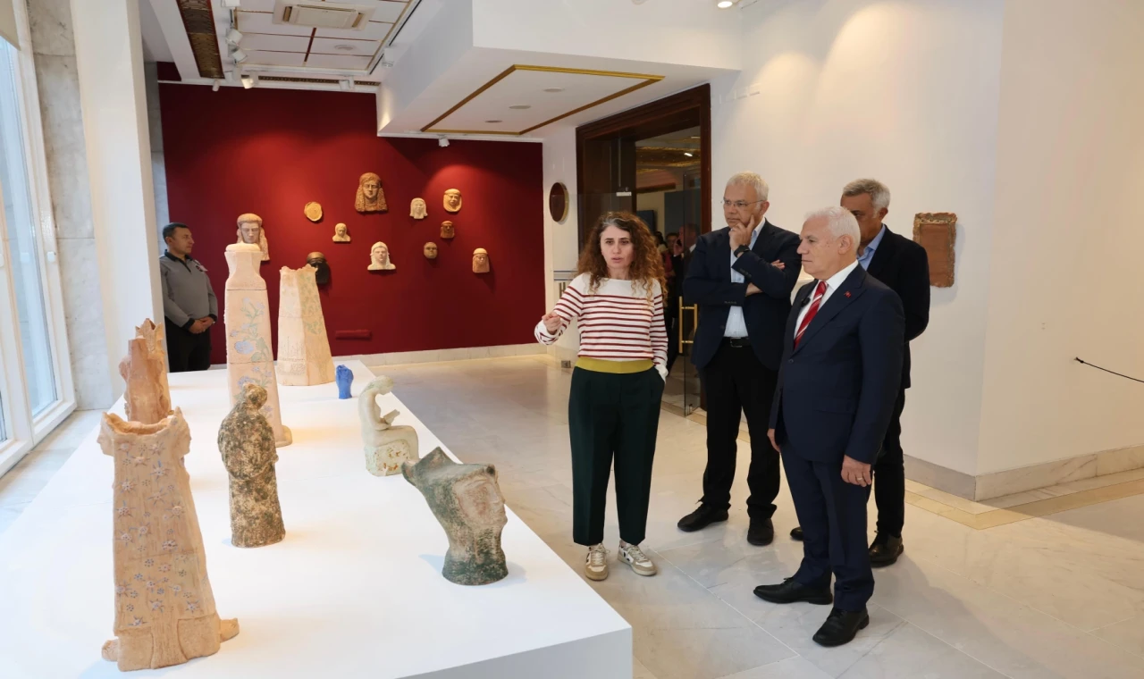 Bursa’da ’Gözlerimin Önündesin’ sergisi 30 Kasım’ kadar açık