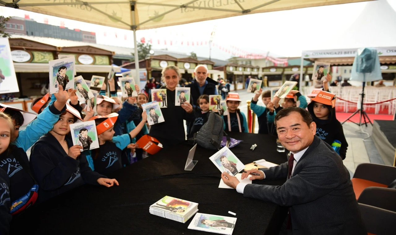 Bursa’da Osmangazi Kitap Fuarı zengin içeriğiyle sürüyor