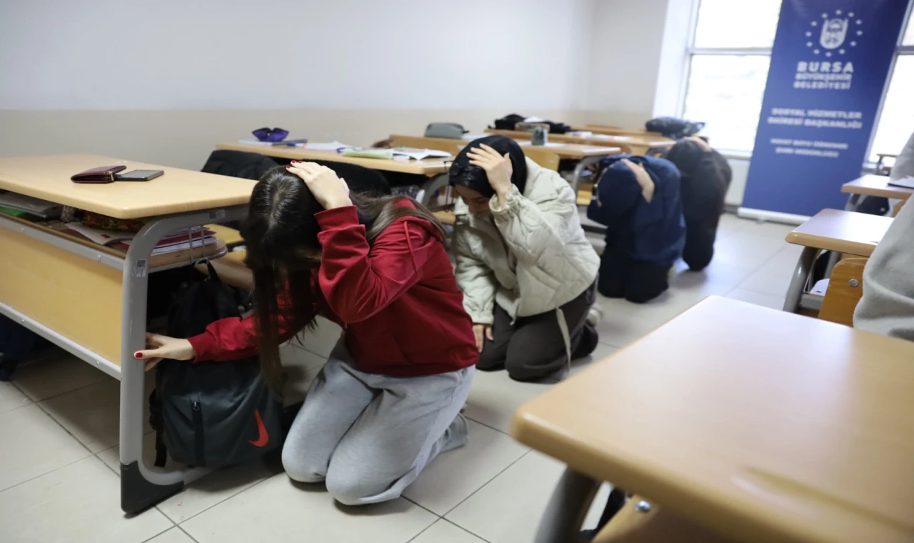 Bursa’da YKS Merkezi’nde deprem tatbikatı