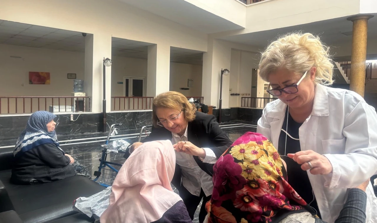 CHP Kayseri Talas Kadın Kolları’ndan huzurevine ziyaret