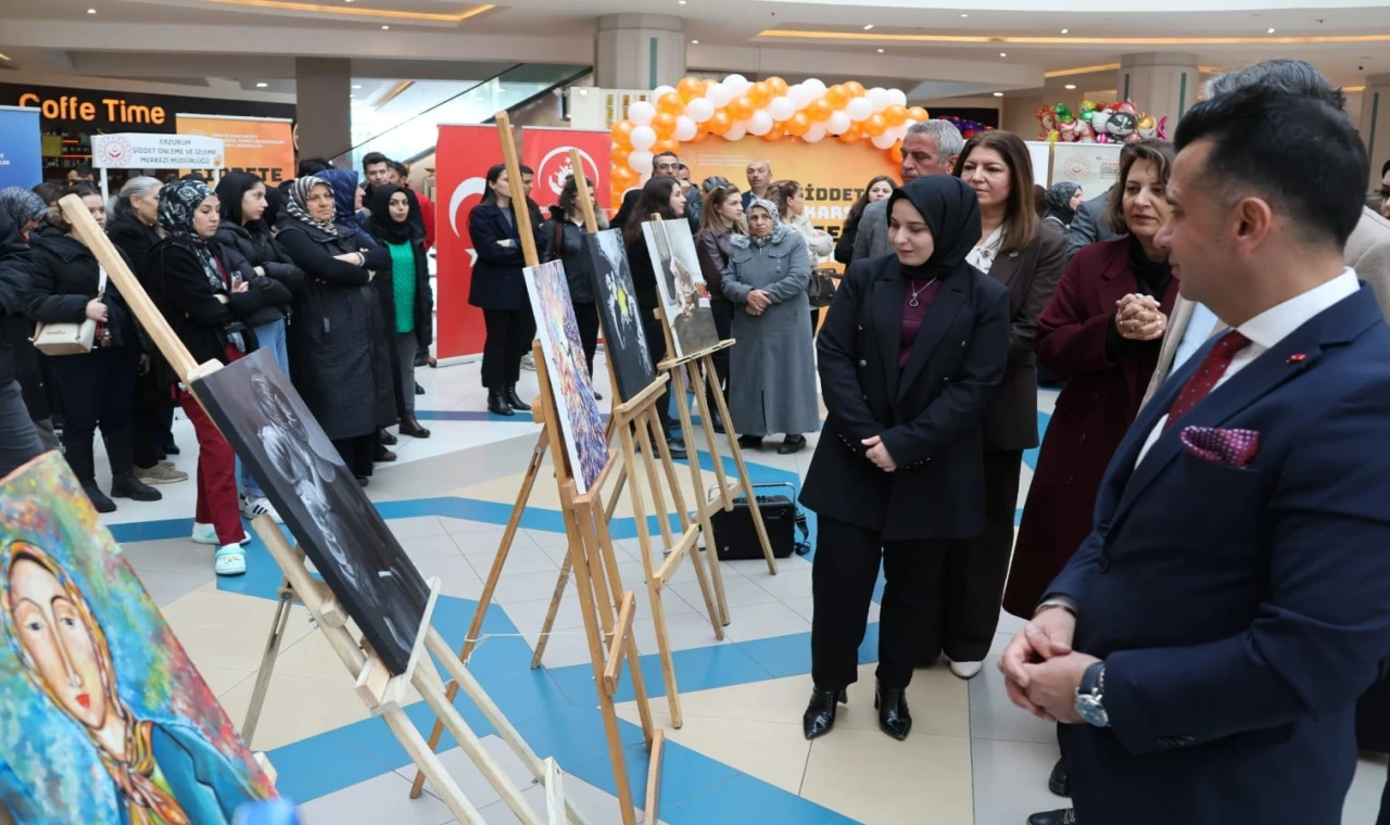 Erzurum’da ’25 Kadın 25 Hikâye’ sergisi açıldı