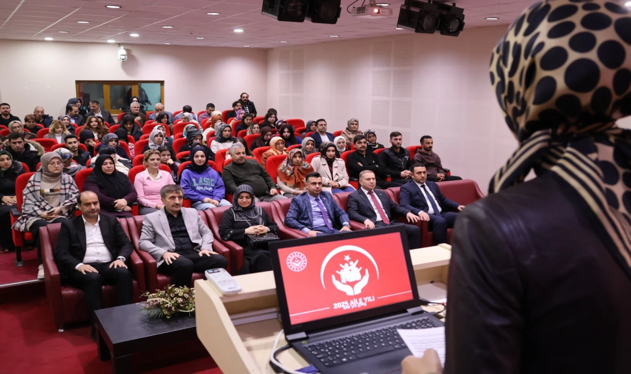 Erzurum’da aile söyleşileri