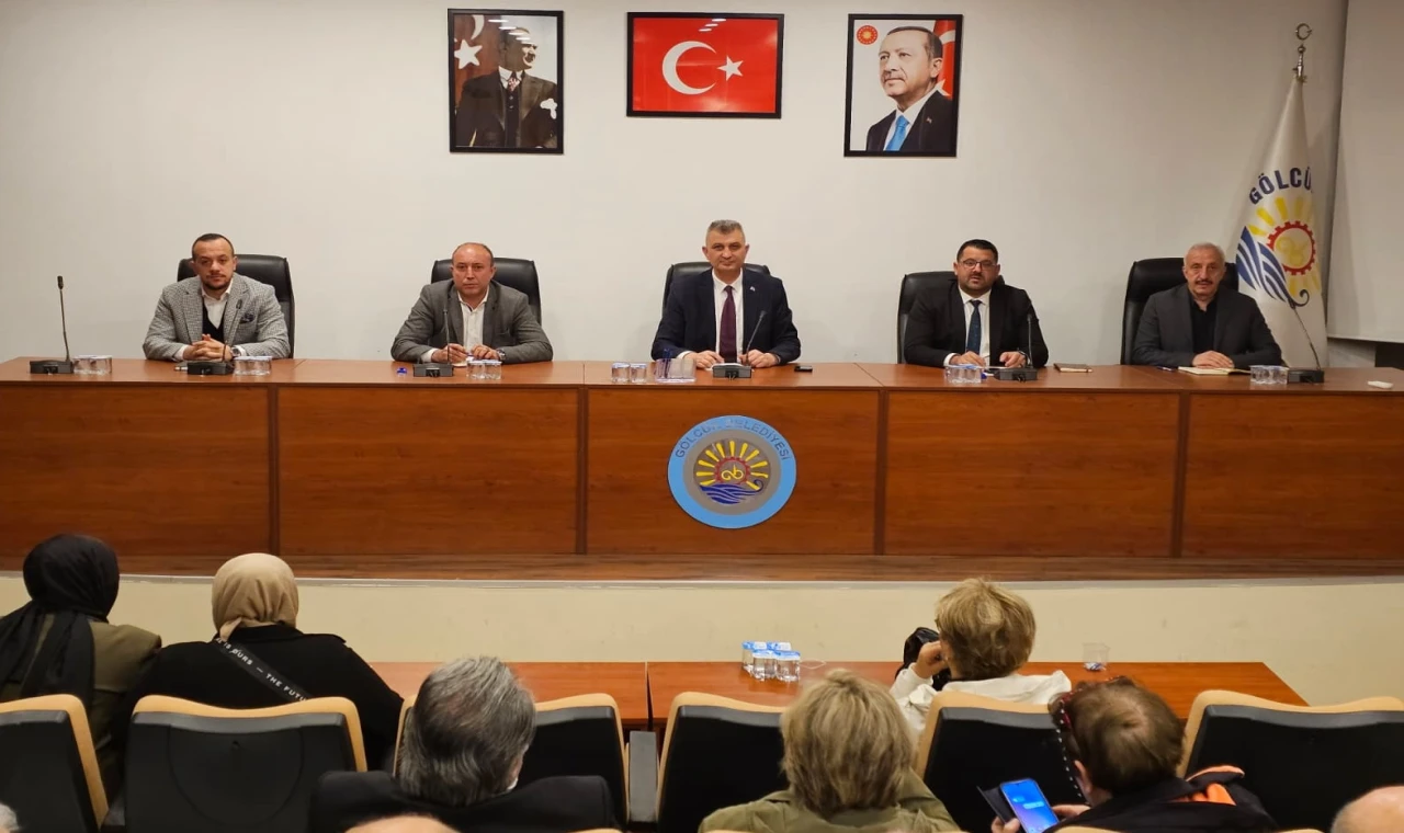 Gölcük’te Başkan Sezer muhtarları dinledi
