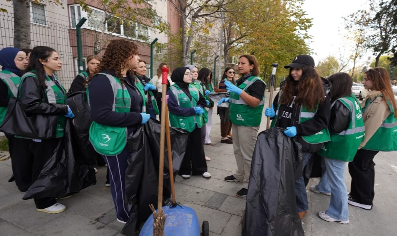 İstanbul Beylikdüzü’nde gençlerden ’çevre’ mesajı