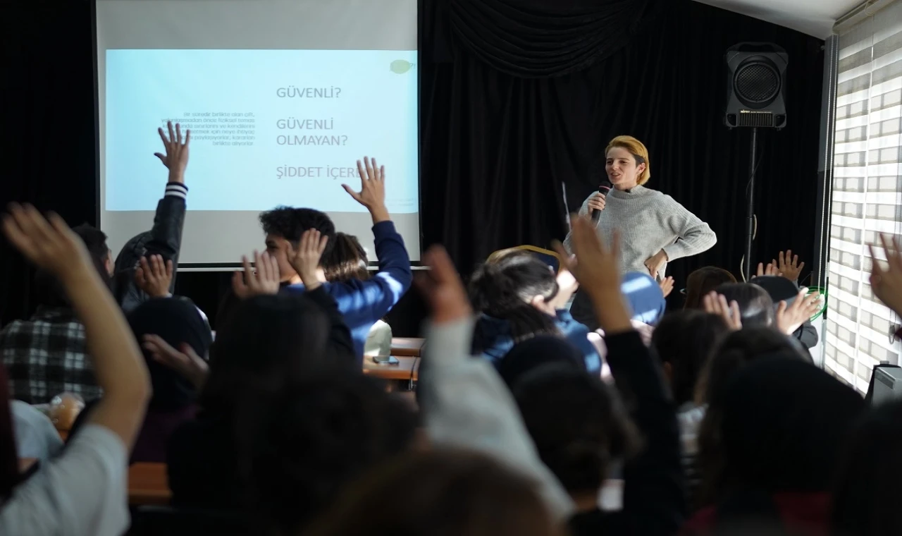 İstanbul Beylikdüzü’nde kadına şiddete karşı birlik ve dayanışma