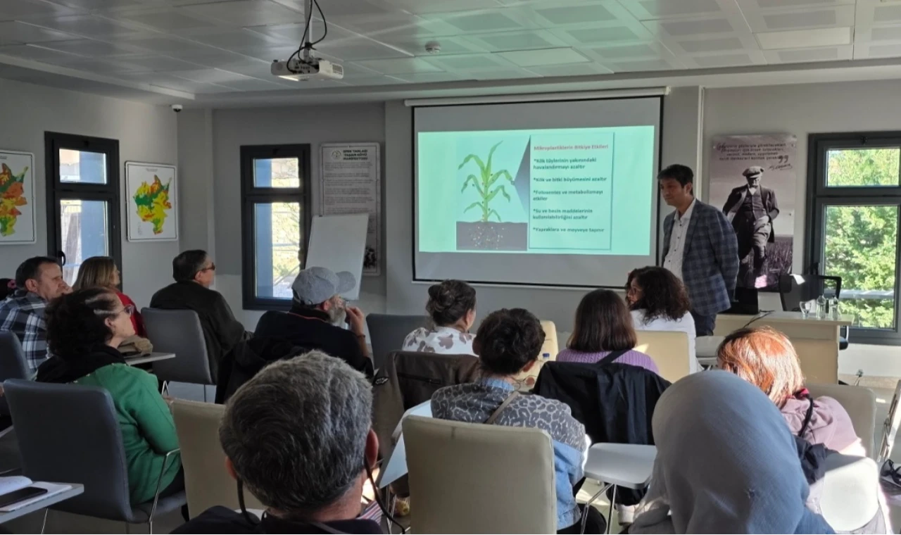 İzmir Efes’te Üretici Pazarı’nda geri dönüşüm haftası