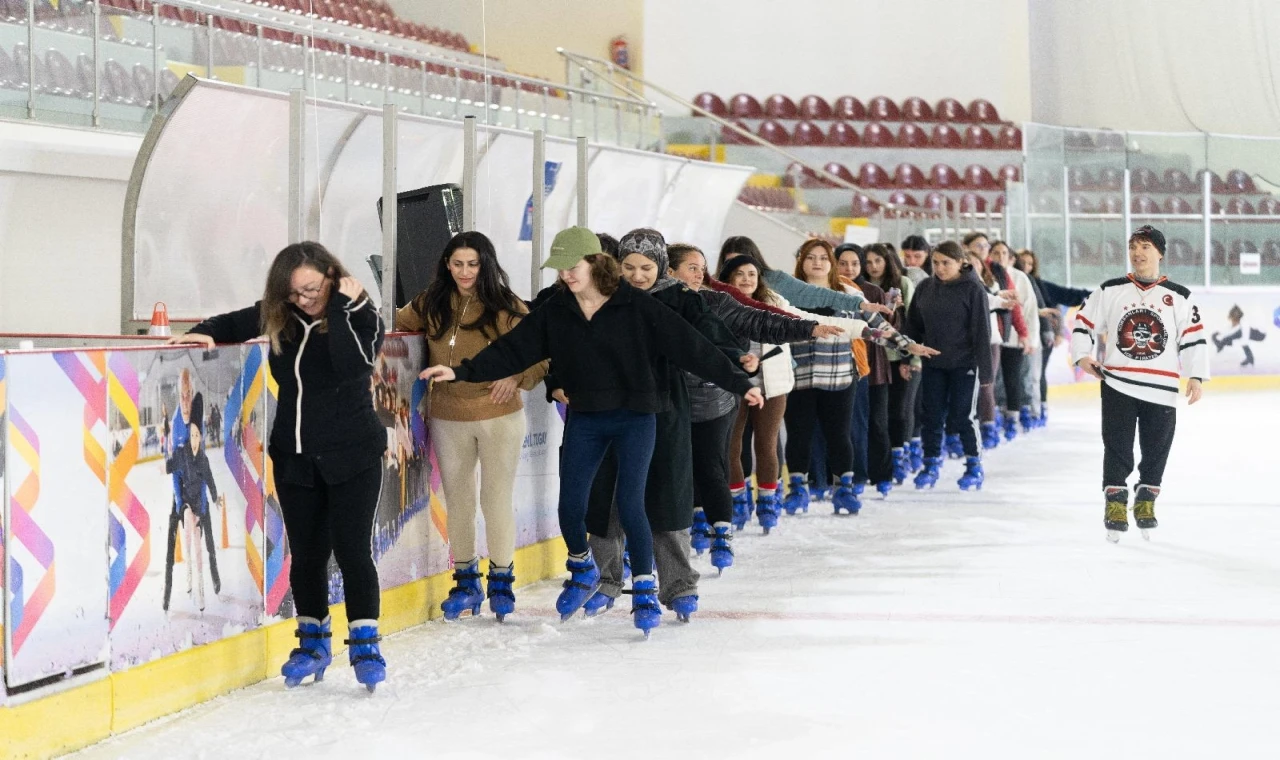 İzmir’de ’Buz Sporları Salonu’ yeni sezona hazır