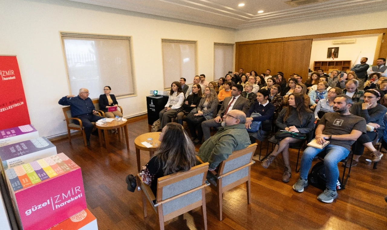 İzmir’de ”Şato’da Kamusal Mekân Söyleşileri” başladı