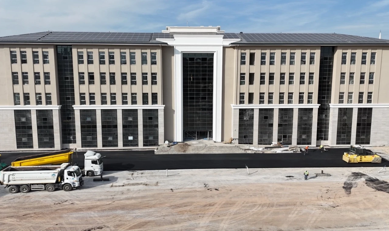 Kayseri Büyükşehir’den 2 milyon liralık asfalt yatırımı