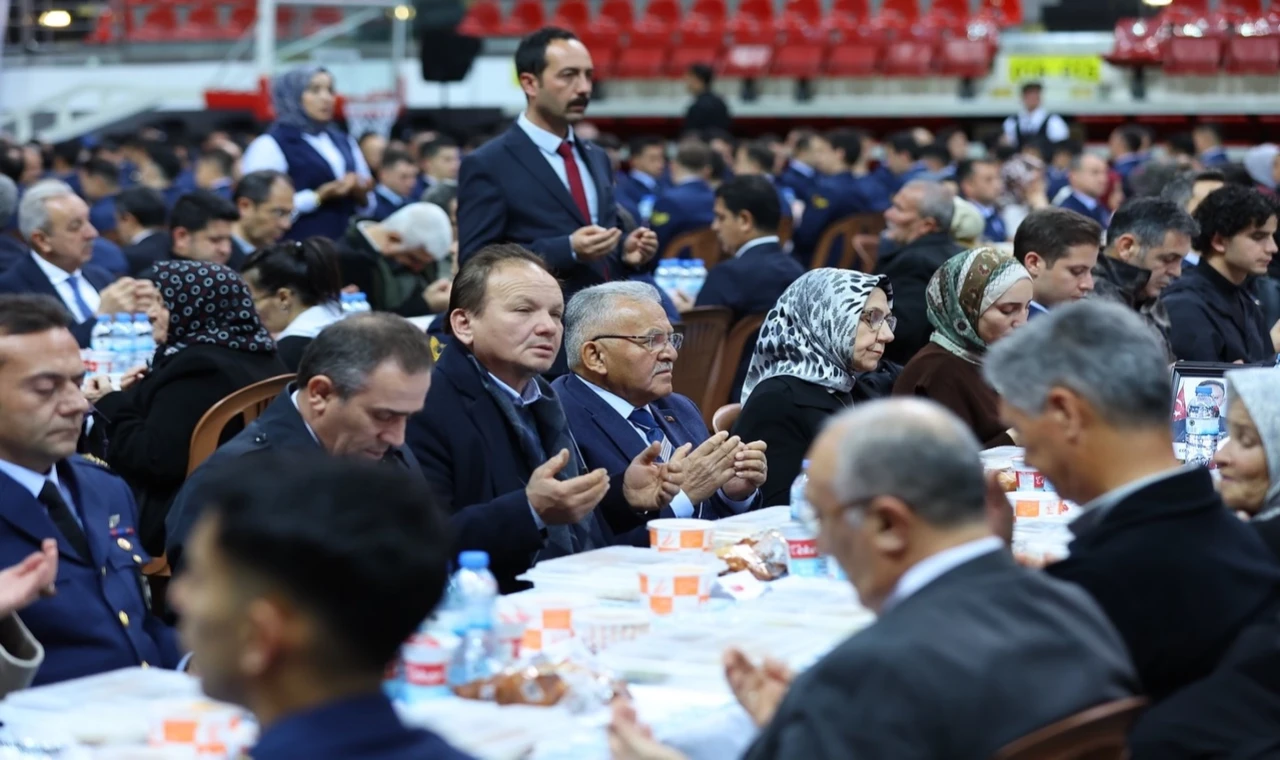 Kayseri protokolü şehitleri unutmadı