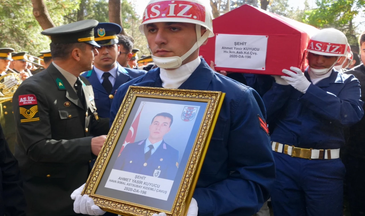 ’Keşke’si gerçek oldu..! Şehit astsubay Ahmet Yasir Kuyucu Konya’da gözyaşlarıyla uğurlandı