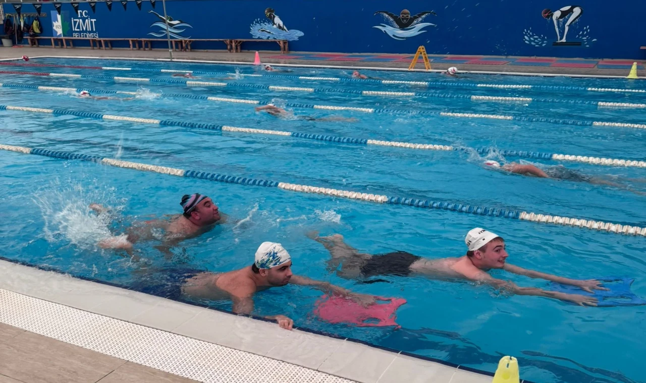 Kocaeli İzmit’te “Engelsiz Kulaçlar” başladı