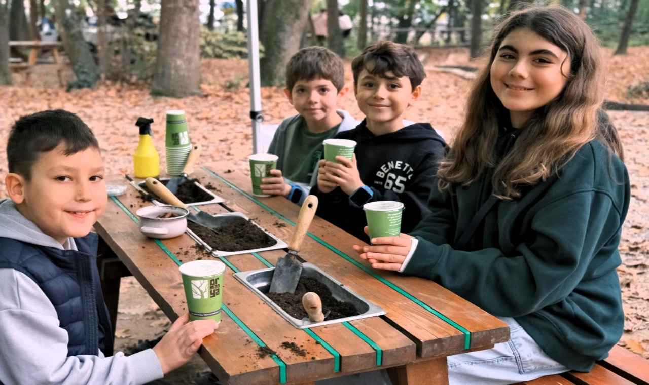 Kocaeli’de Ormanya ve Kuzuyayla’da fidanlar toprakla buluştu