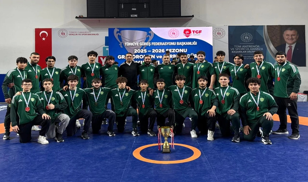 Konya Karataylı yıldız güreşçilerden Türkiye ikinciliği